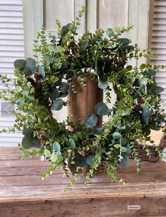 Cascading Eucalyptus Wreath | 24"